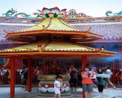 There is also a beautiful pagoda building with a prayer oil lamp in the temple.